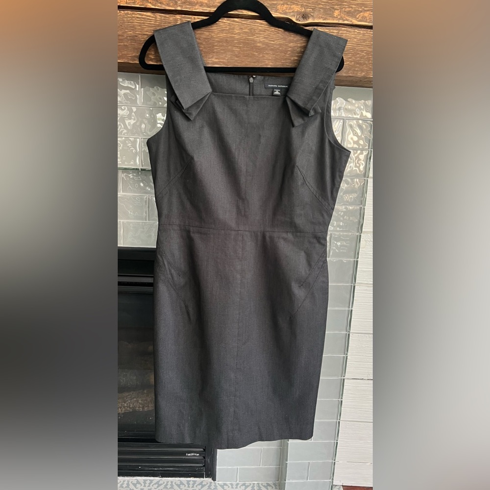 BANANA REPUBLIC Charcoal Stretch Shift Dress Notched Lapel Square Neck S…